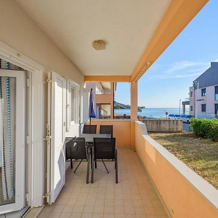 Lucrezia House With Apartments Ловречица Экстерьер фото
