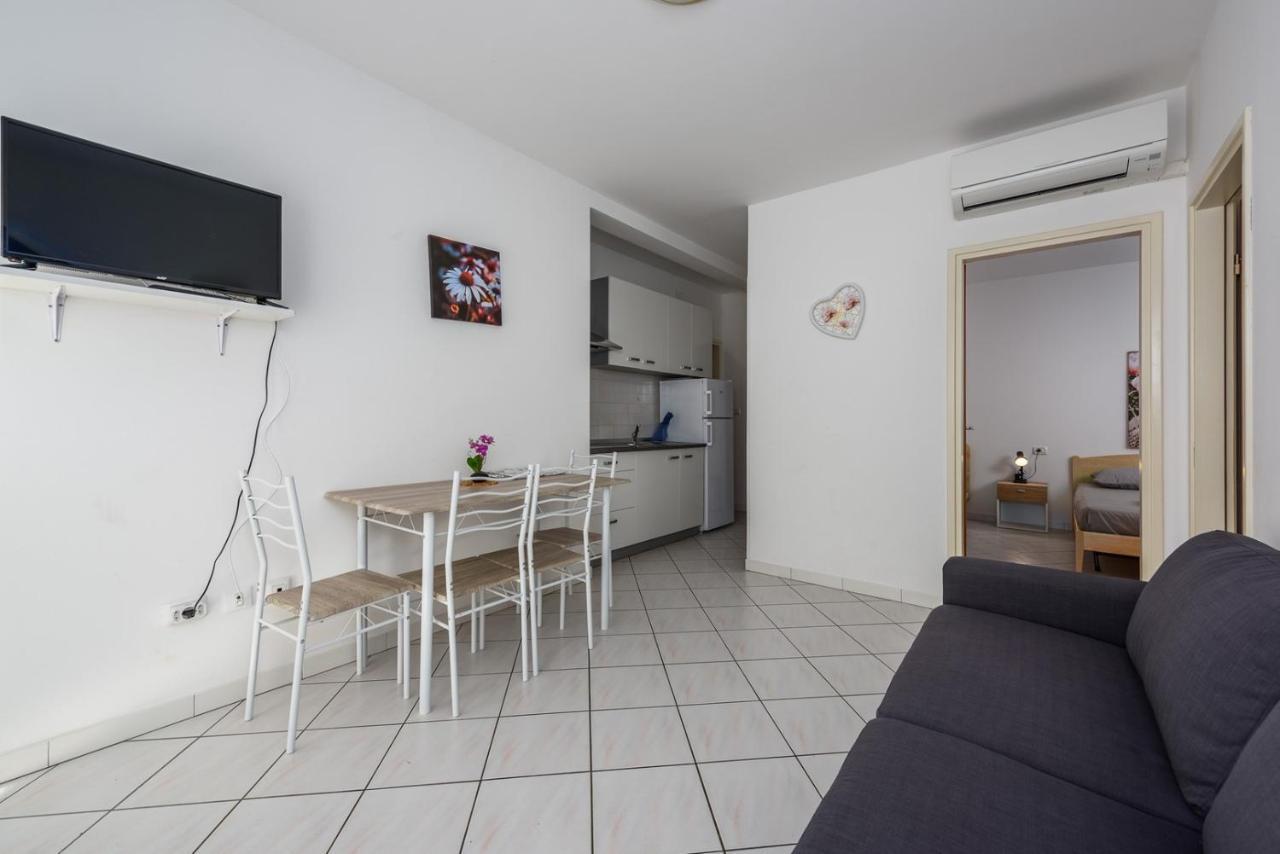 Lucrezia House With Apartments Ловречица Экстерьер фото