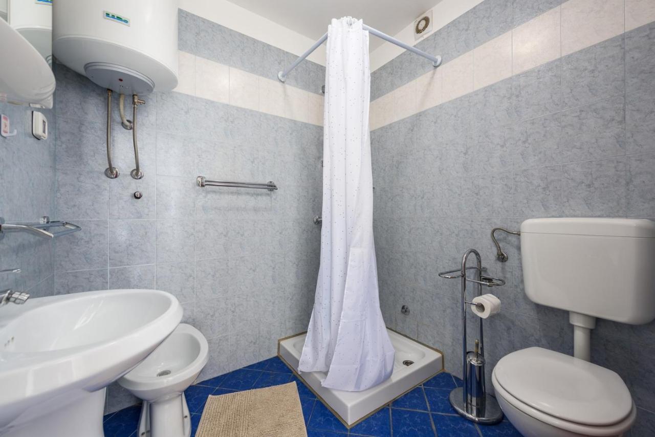 Lucrezia House With Apartments Ловречица Экстерьер фото